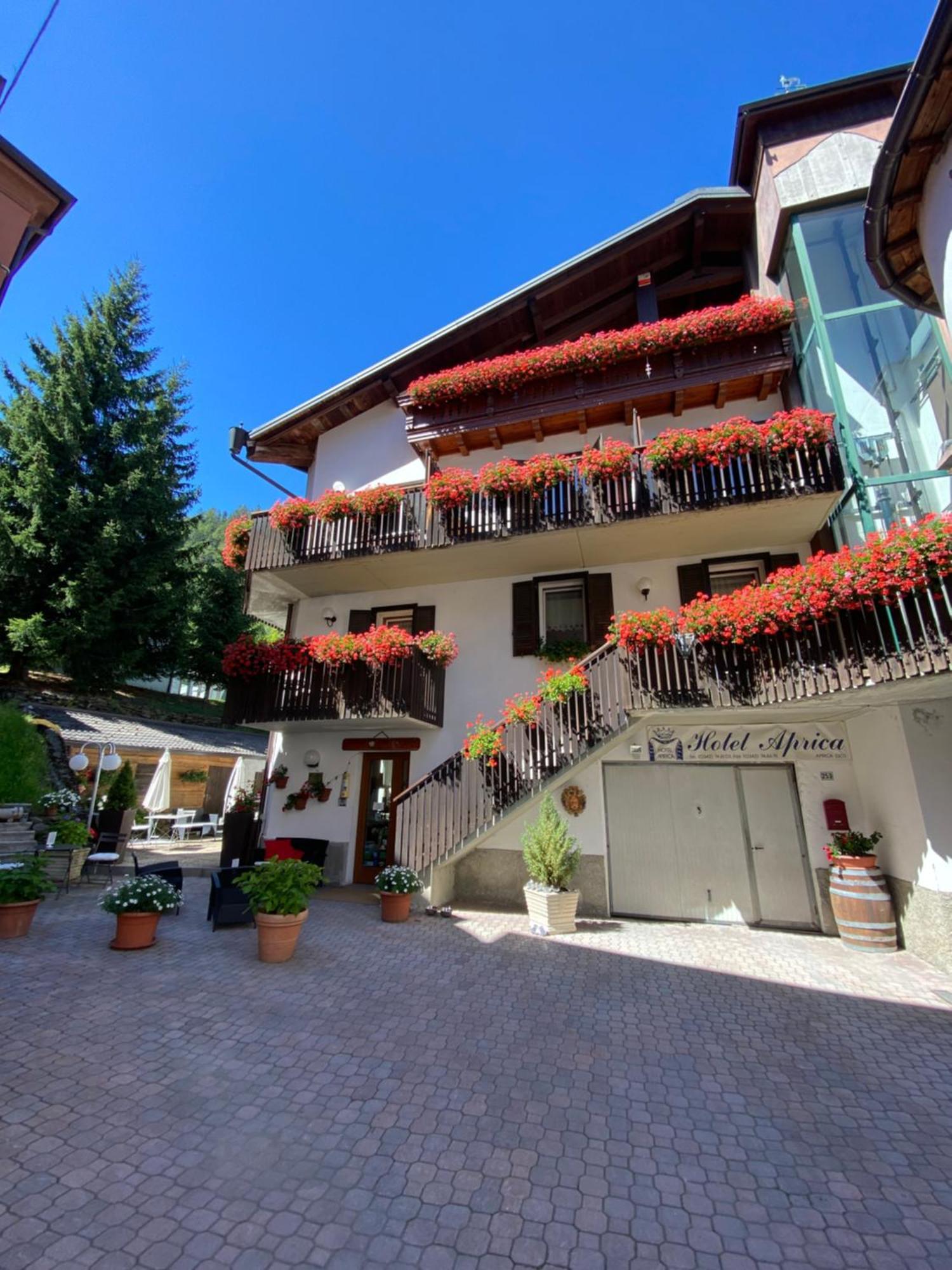 Albergo Aprica Garni Eksteriør bilde