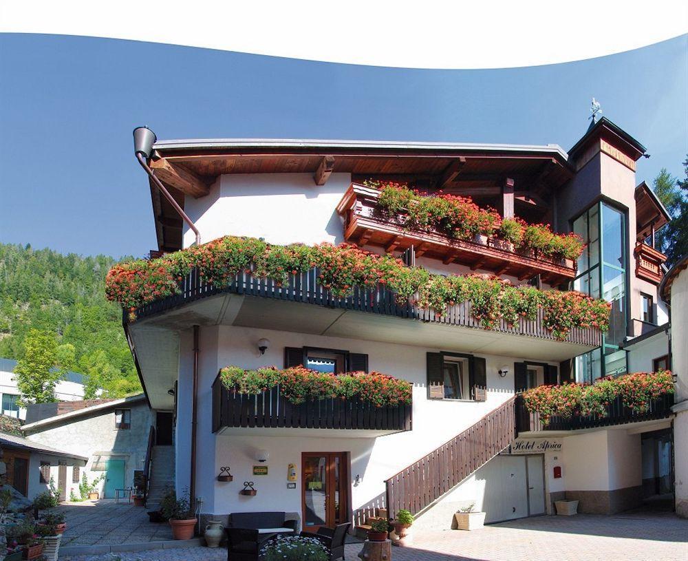 Albergo Aprica Garni Eksteriør bilde